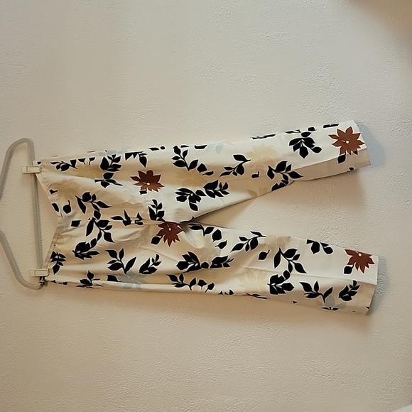 Floral Print Pant - Picture 9 of 9